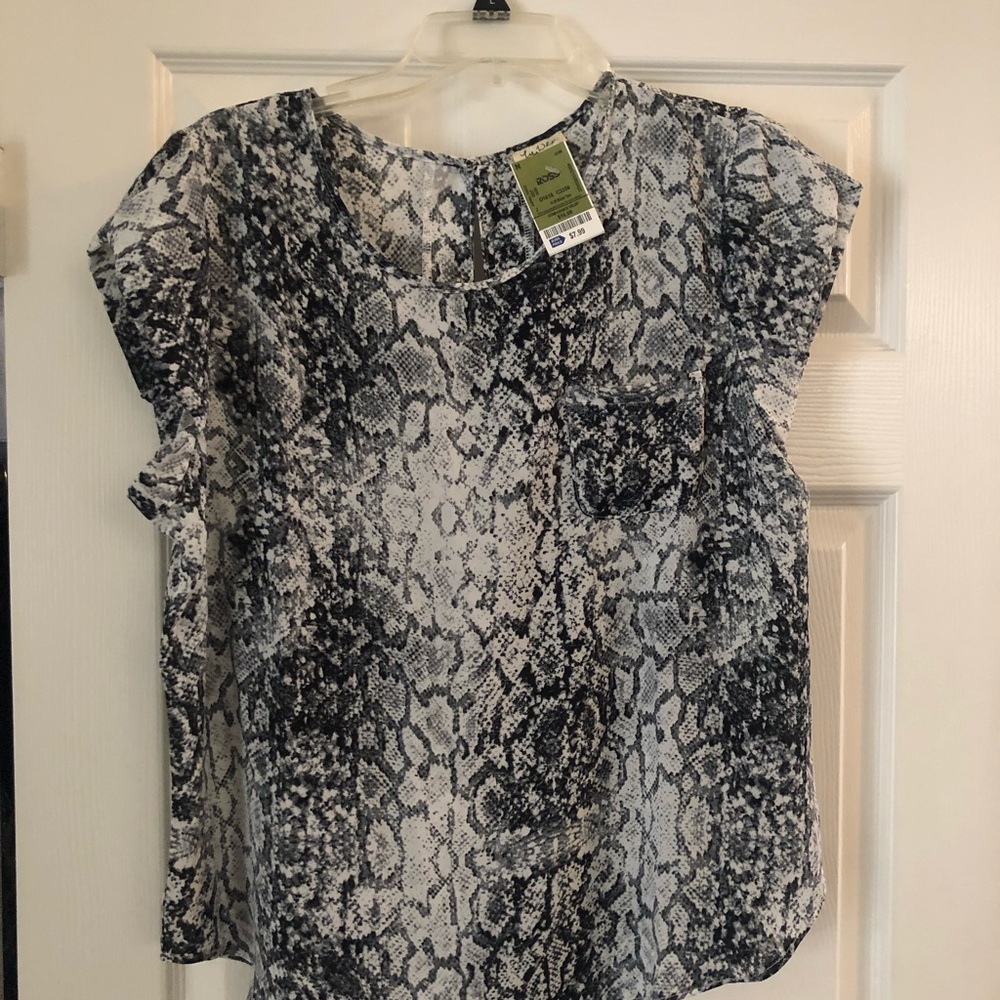 Capped Sleeve Top